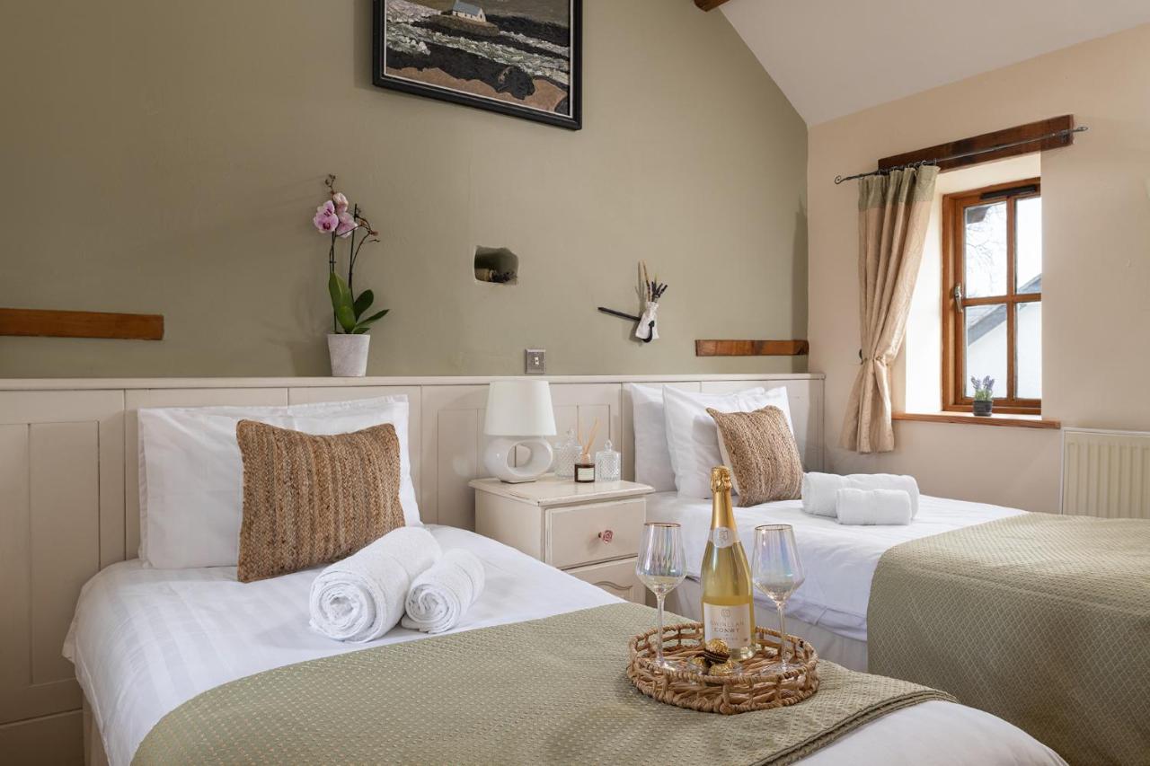 Beautiful Countryside Cottage On The North Wales Coast Абергели Екстериор снимка