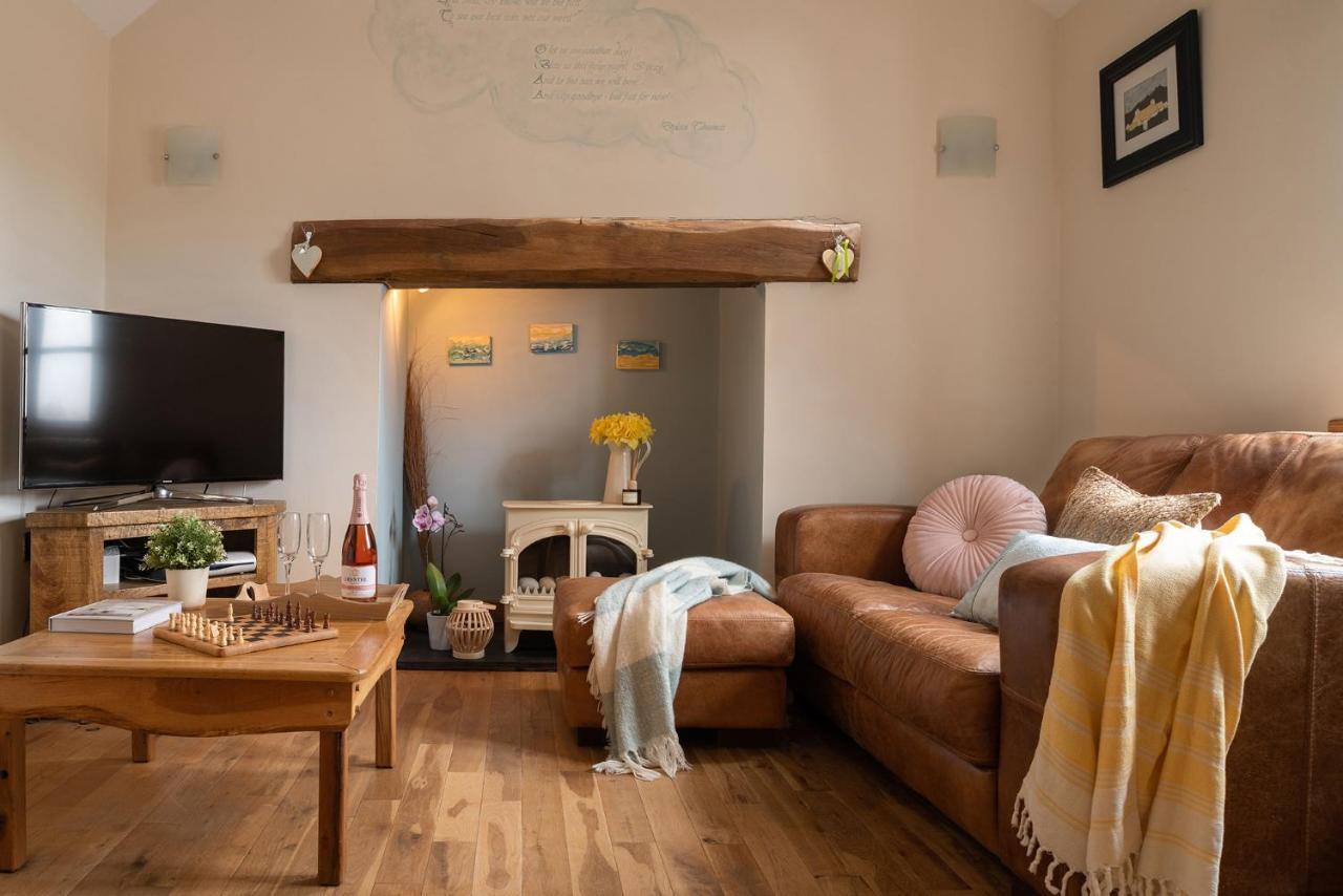 Beautiful Countryside Cottage On The North Wales Coast Абергели Екстериор снимка