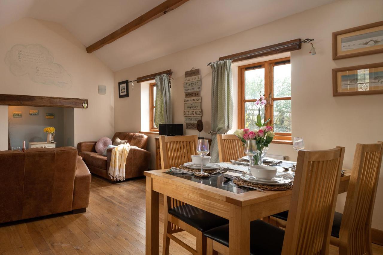 Beautiful Countryside Cottage On The North Wales Coast Абергели Екстериор снимка