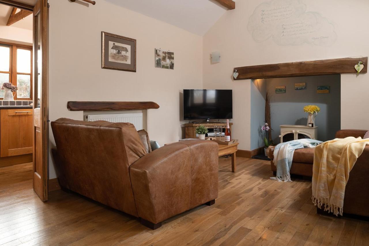 Beautiful Countryside Cottage On The North Wales Coast Абергели Екстериор снимка