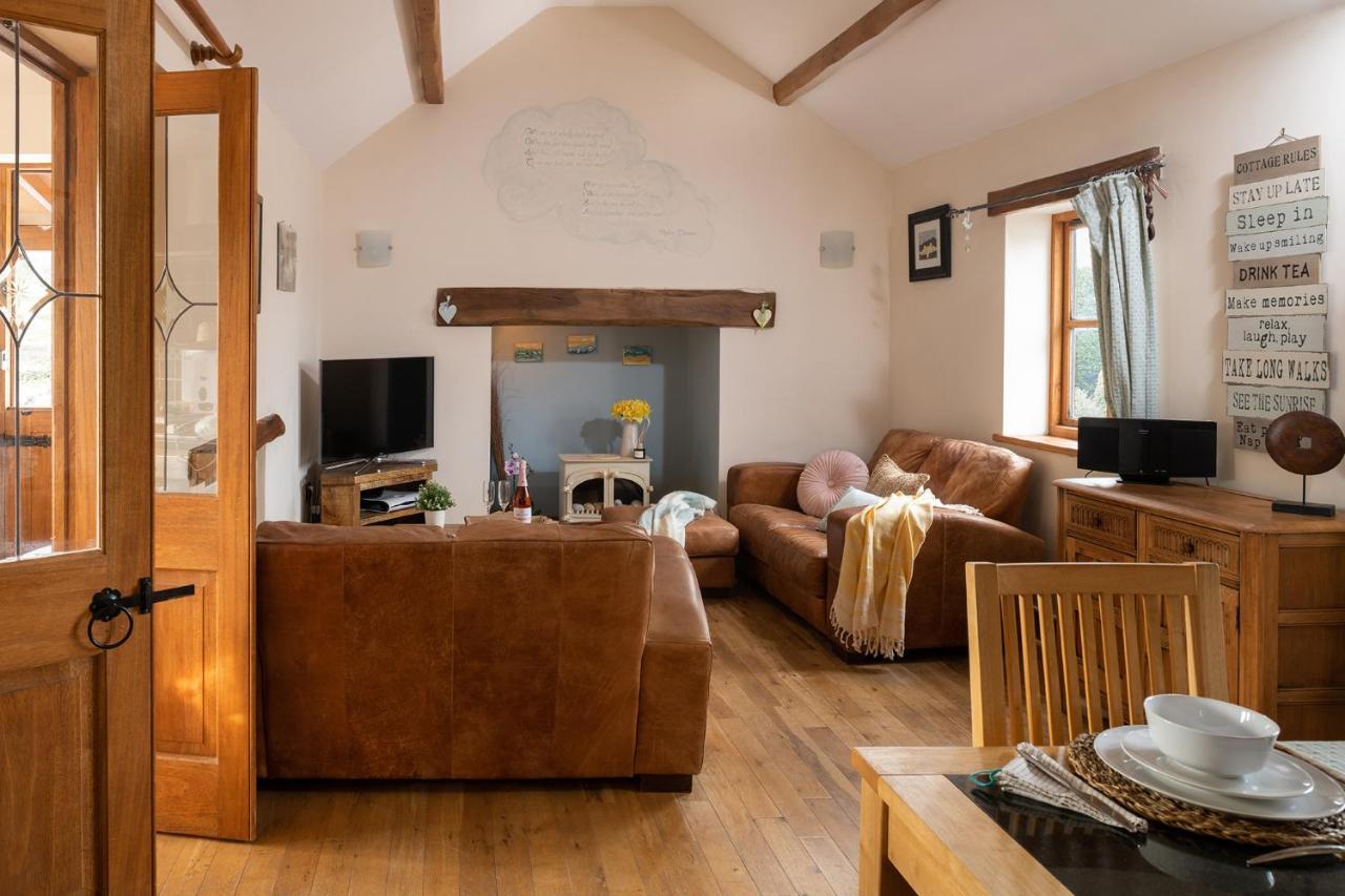 Beautiful Countryside Cottage On The North Wales Coast Абергели Екстериор снимка