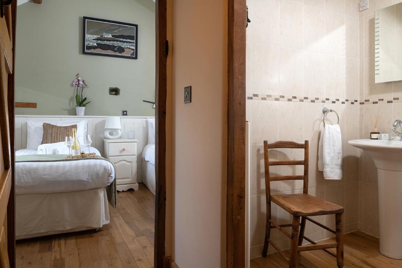 Beautiful Countryside Cottage On The North Wales Coast Абергели Екстериор снимка