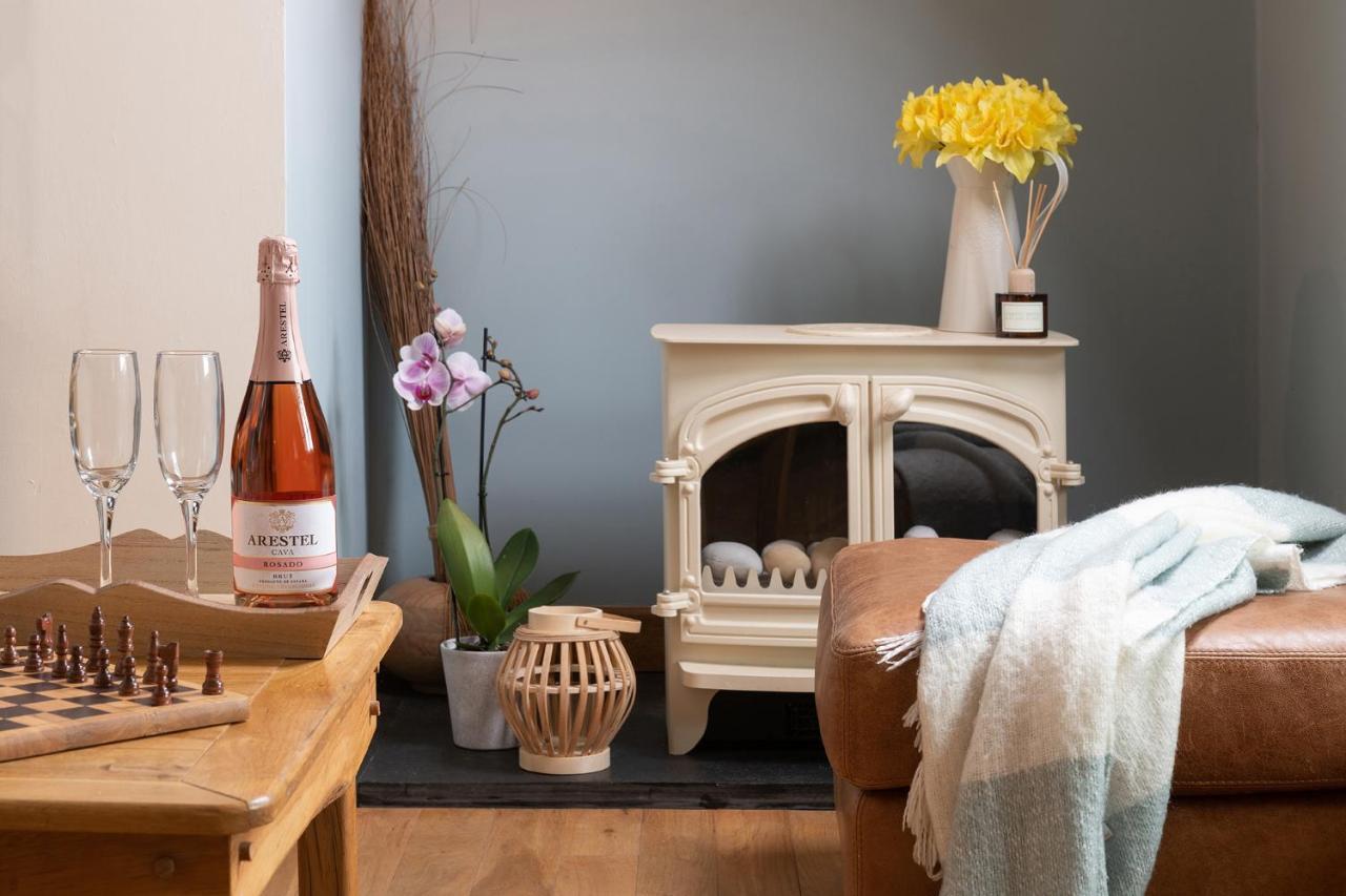 Beautiful Countryside Cottage On The North Wales Coast Абергели Екстериор снимка