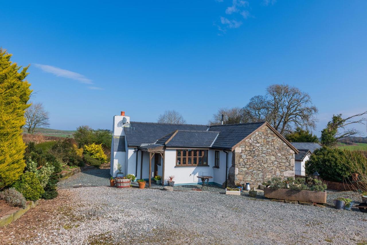 Beautiful Countryside Cottage On The North Wales Coast Абергели Екстериор снимка